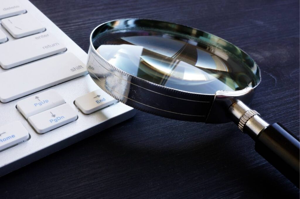 社内チェックと外部チェックの役割分担