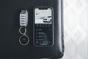 スマートフォンのカーシェアアプリと車の鍵