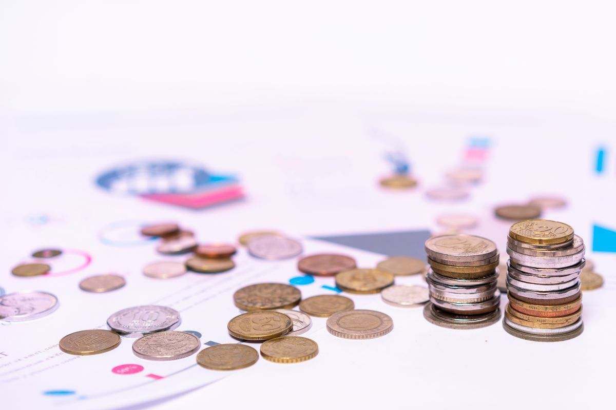 硬貨と書類