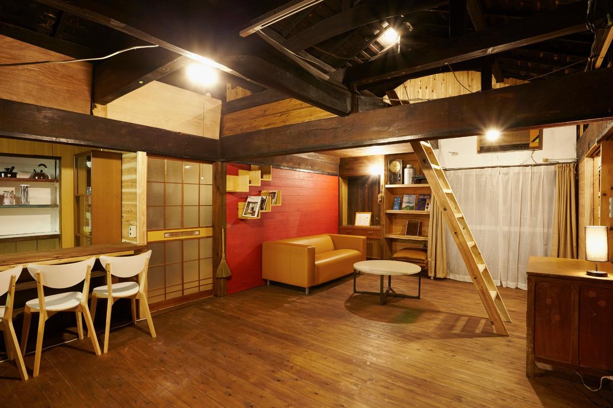 古民家を改修した暮らしの宿 福のや、の室内